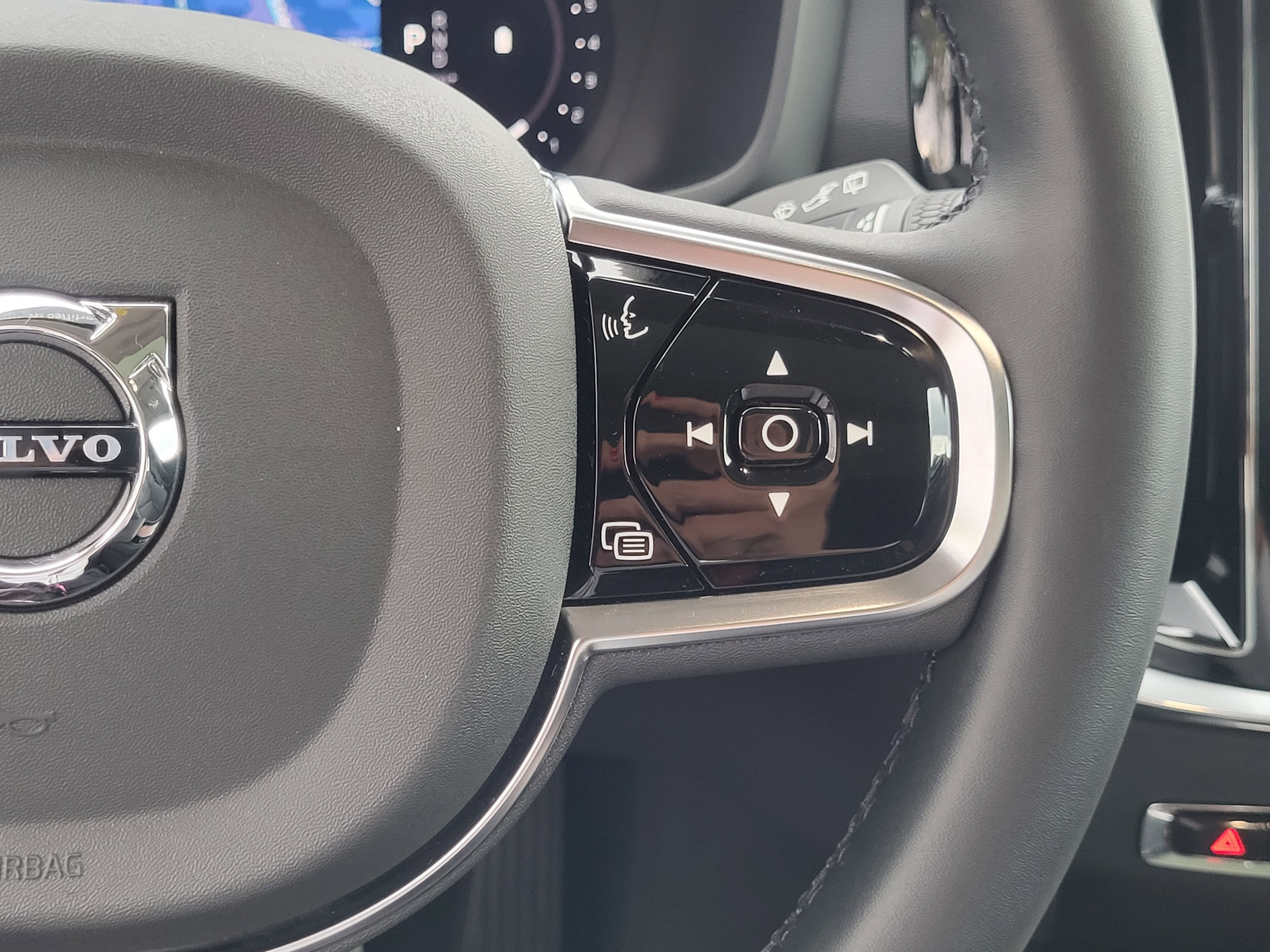 2024 Volvo V60 Cross Country B5 Plus