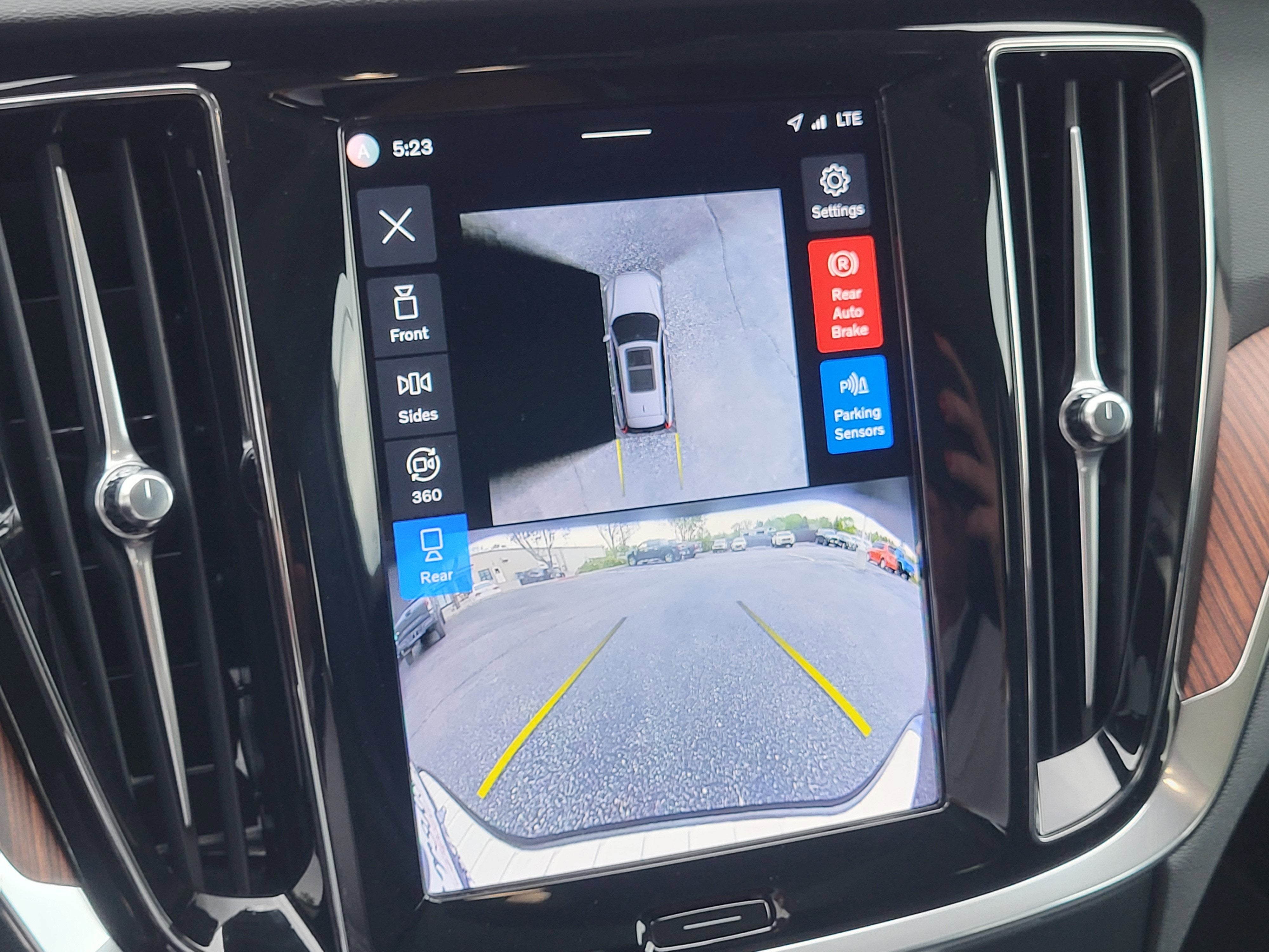 2024 Volvo V60 Cross Country B5 Plus