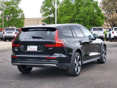 2024 Volvo V60 Cross Country B5 Plus