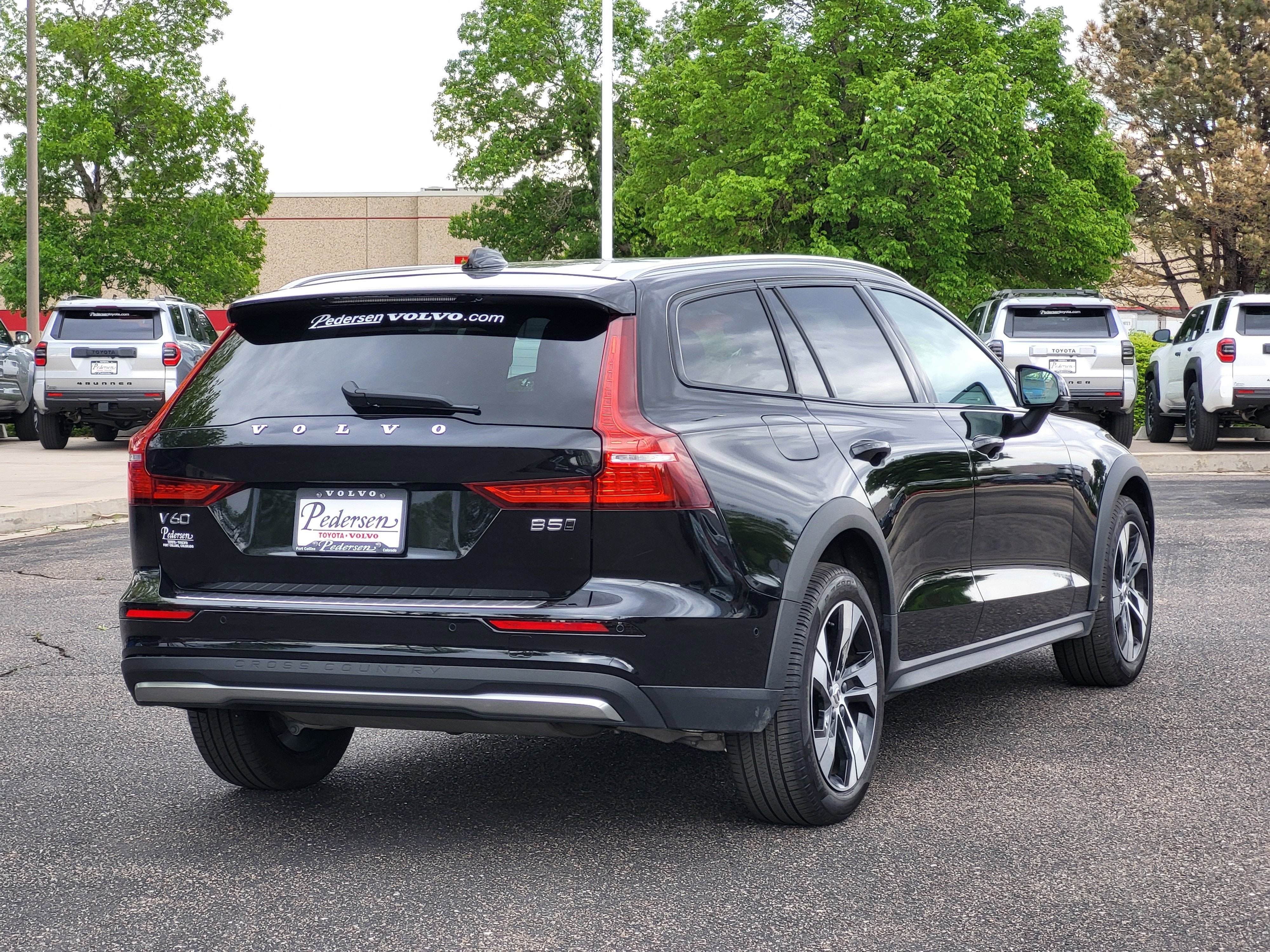 2024 Volvo V60 Cross Country B5 Plus
