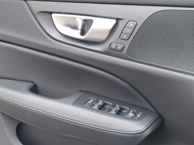 2024 Volvo V60 Cross Country B5 Plus
