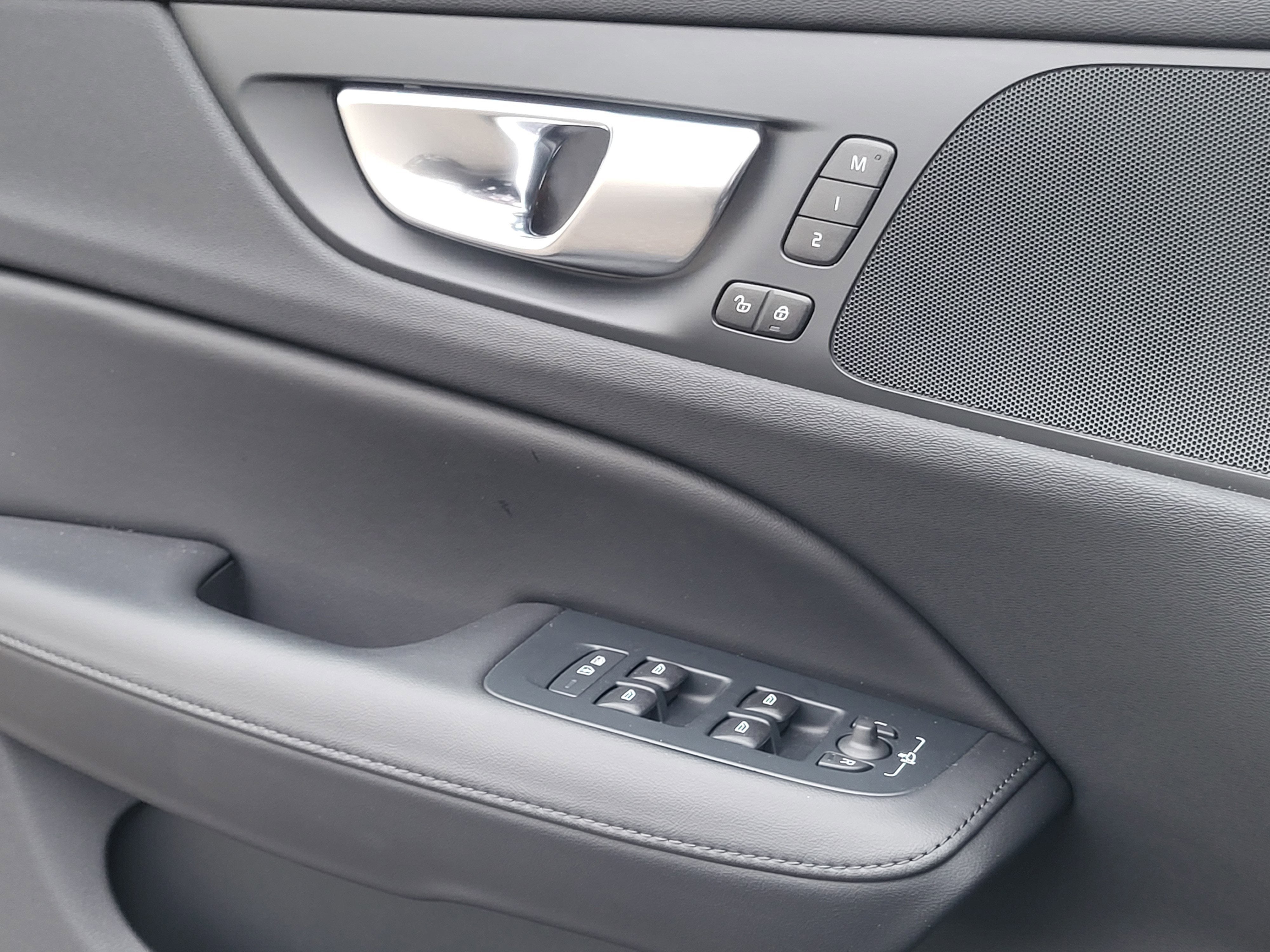 2024 Volvo V60 Cross Country B5 Plus