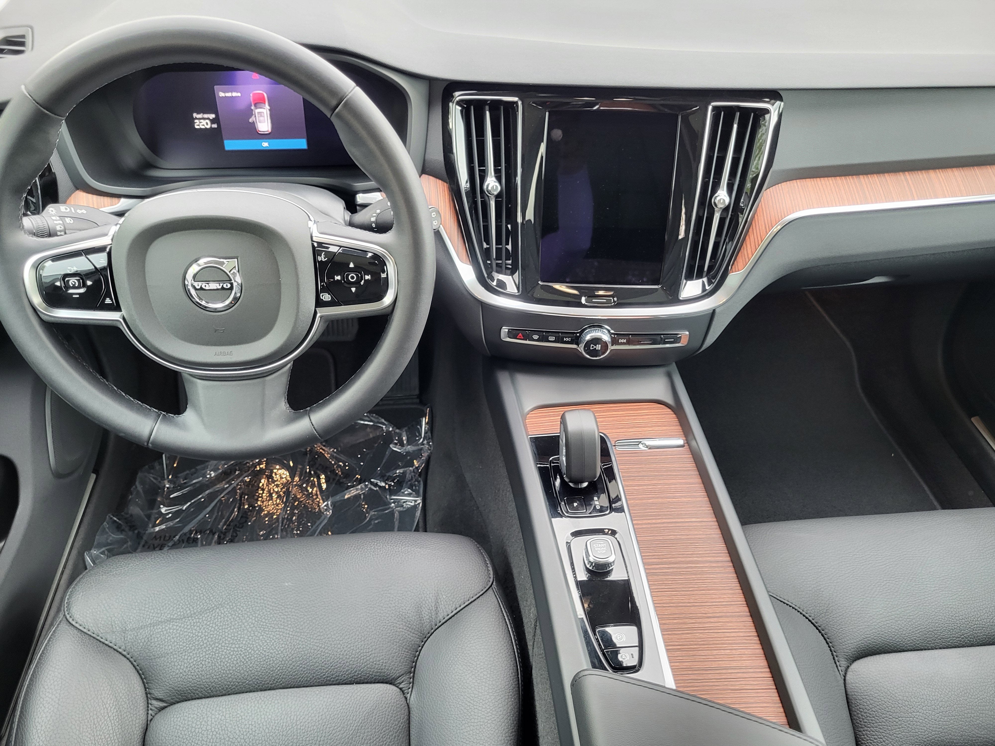 2024 Volvo V60 Cross Country B5 Plus