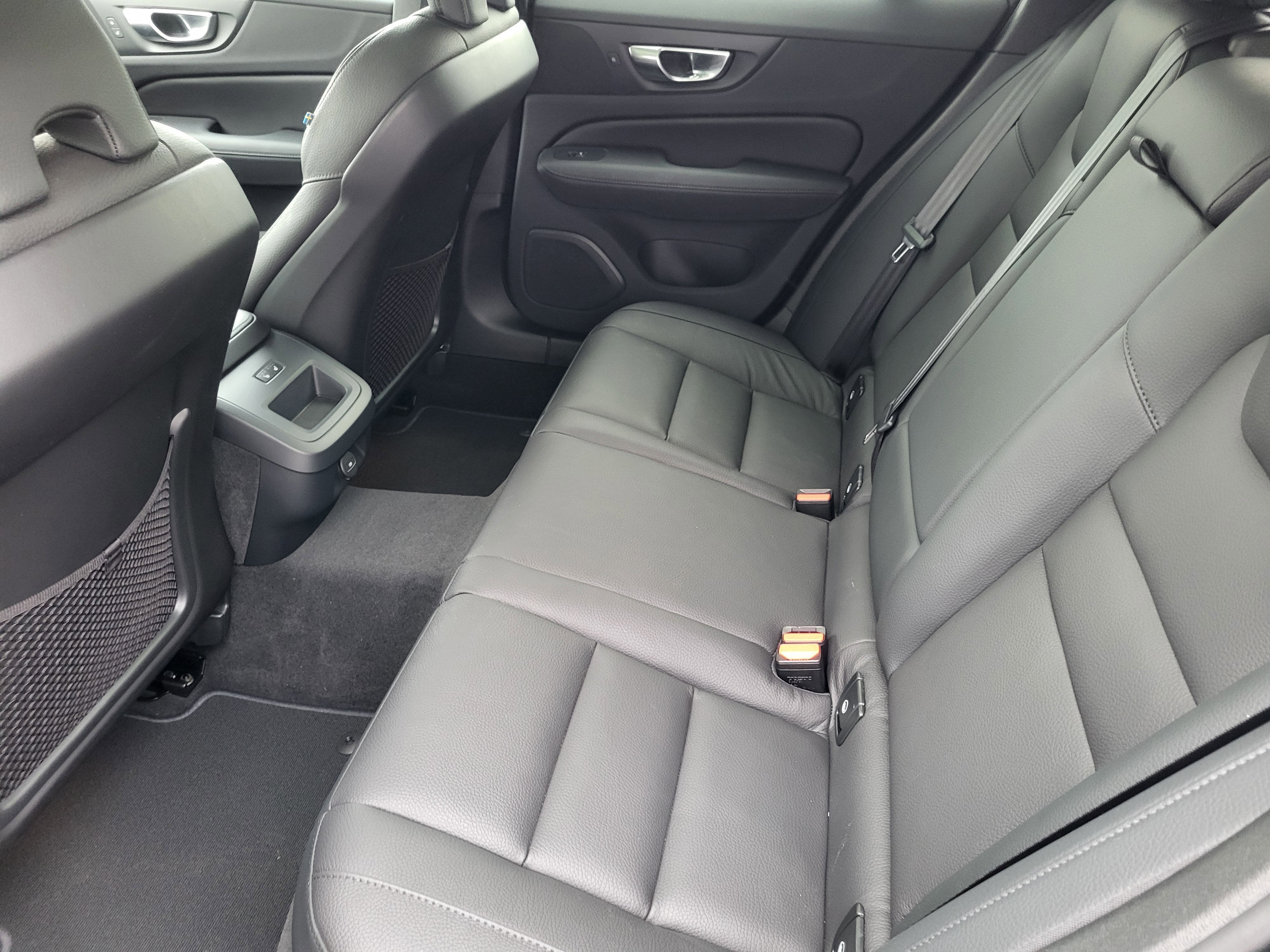 2024 Volvo V60 Cross Country B5 Plus