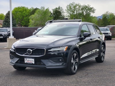 2024 Volvo V60 Cross Country B5 Plus