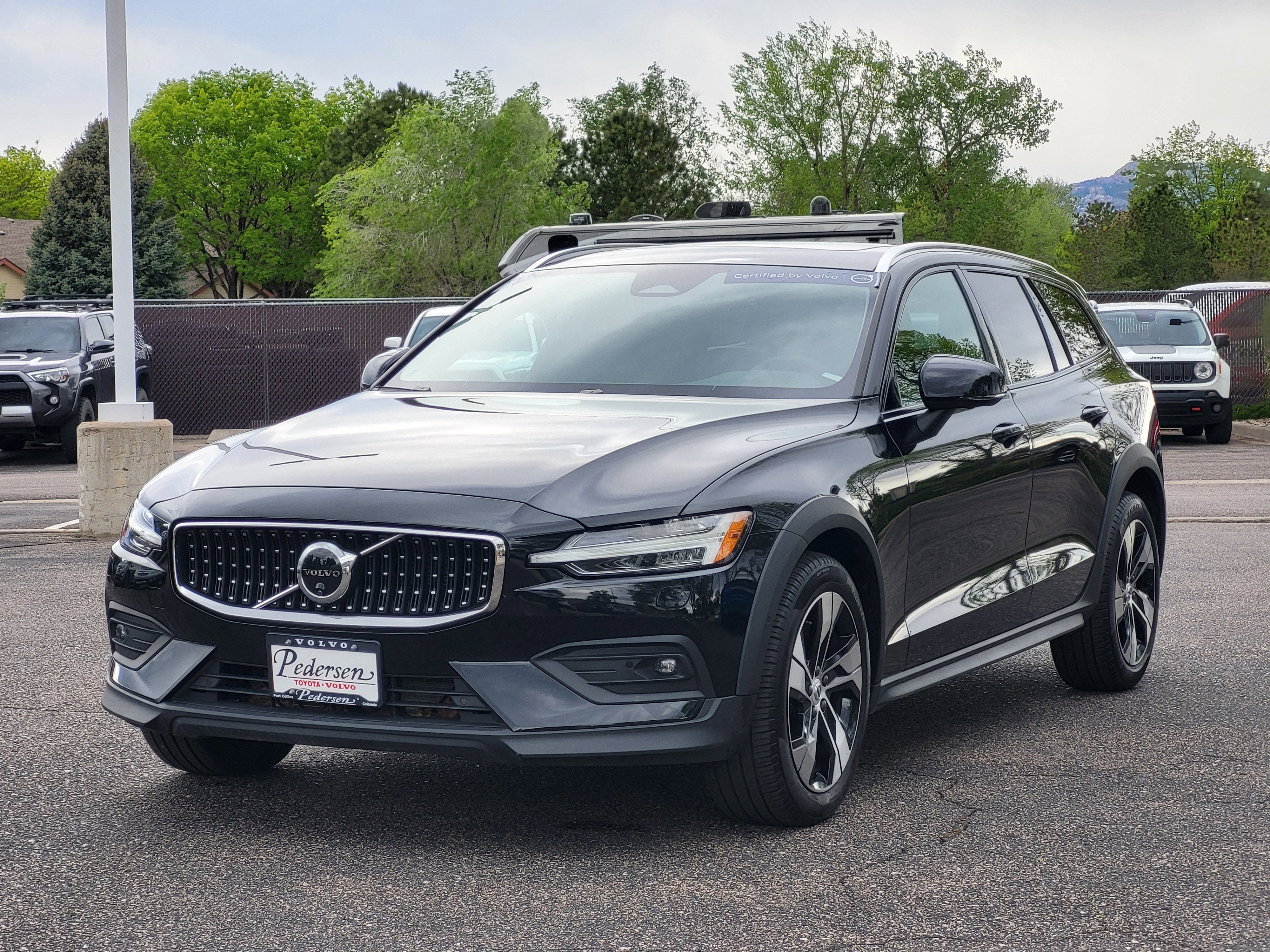 2024 Volvo V60 Cross Country B5 Plus