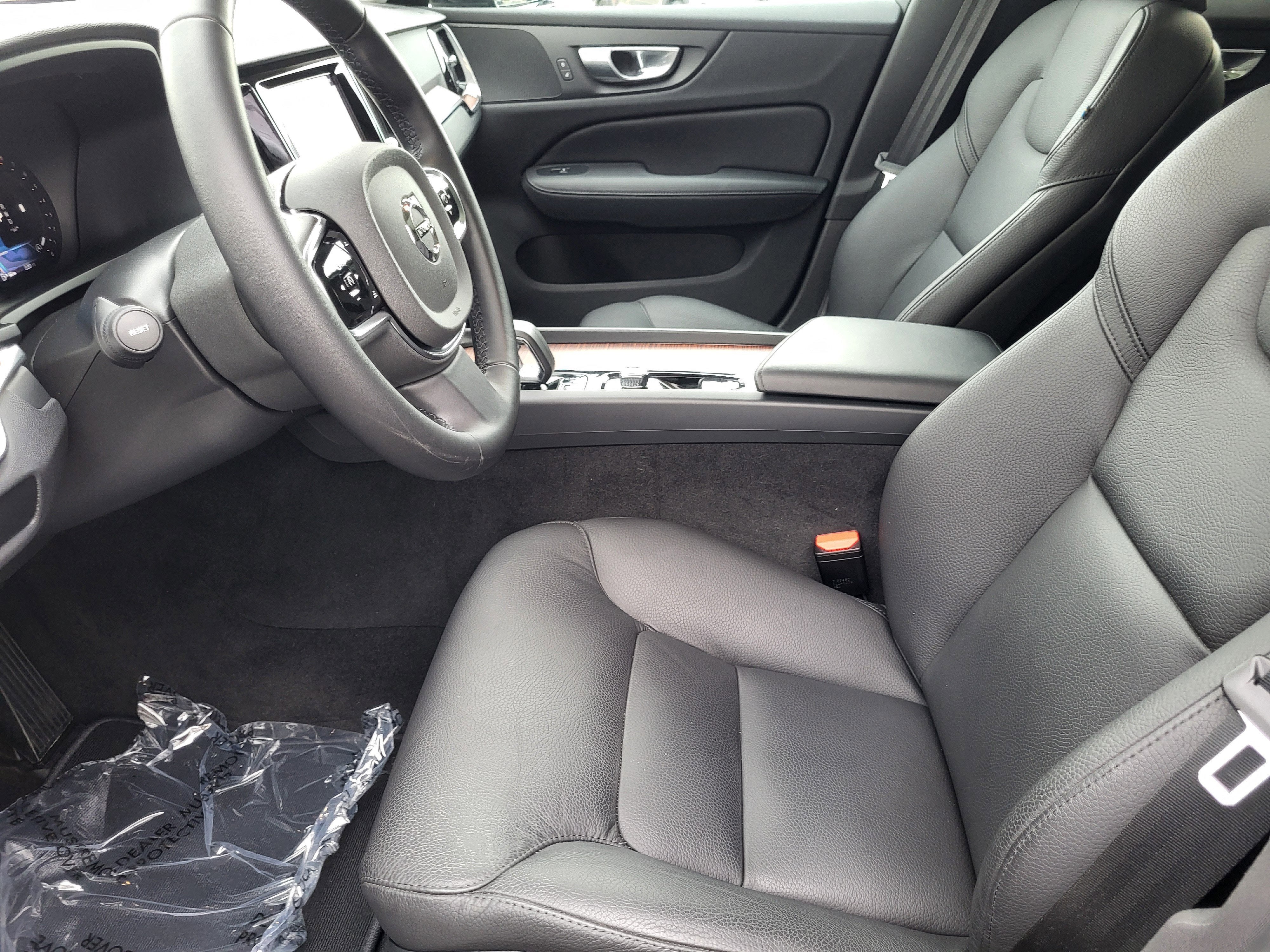 2024 Volvo V60 Cross Country B5 Plus