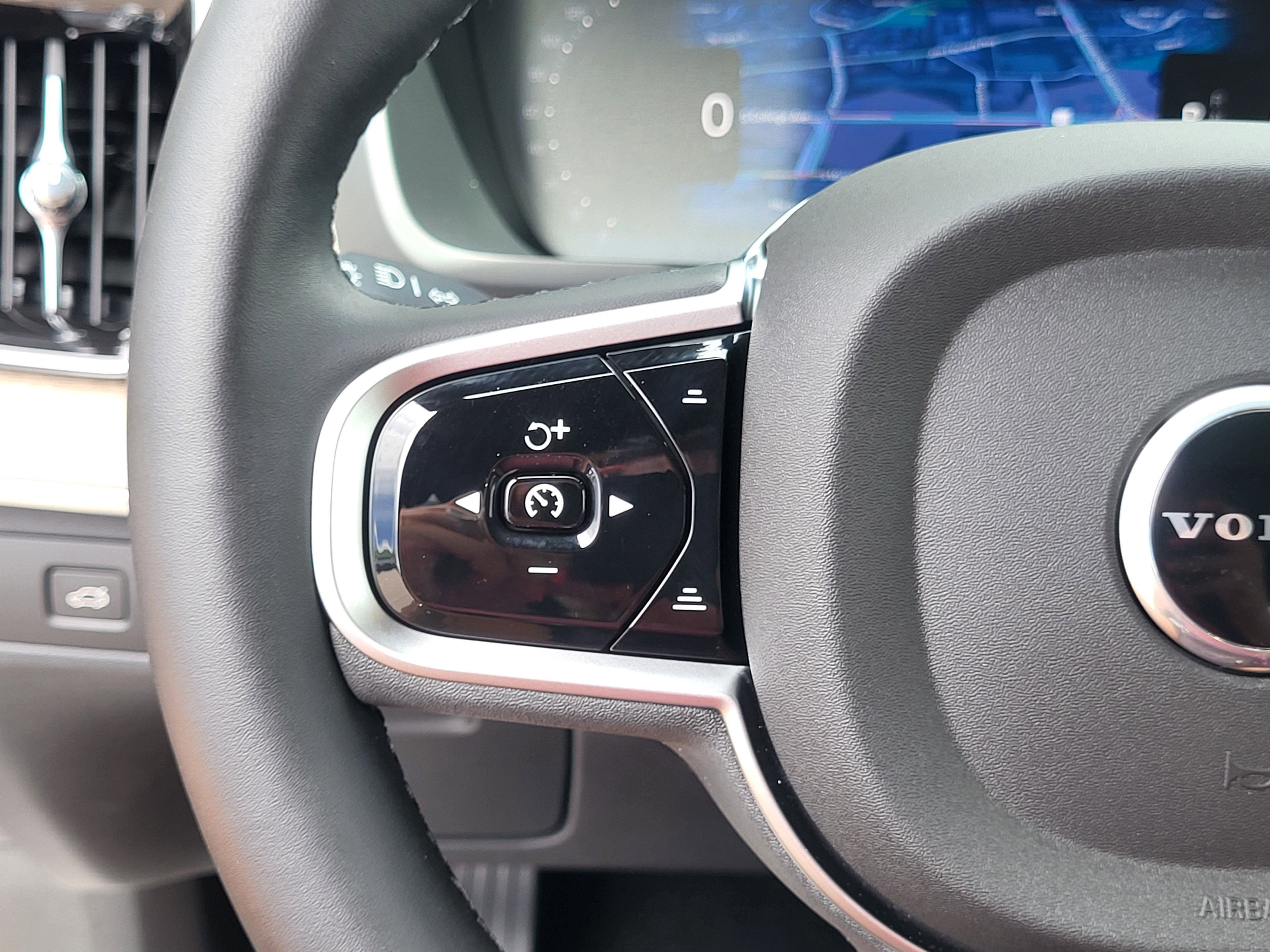 2026 Volvo XC90 B5 Plus