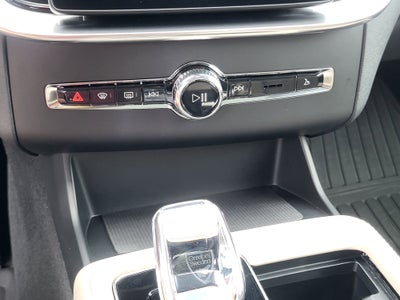 2026 Volvo XC90 B5 Plus