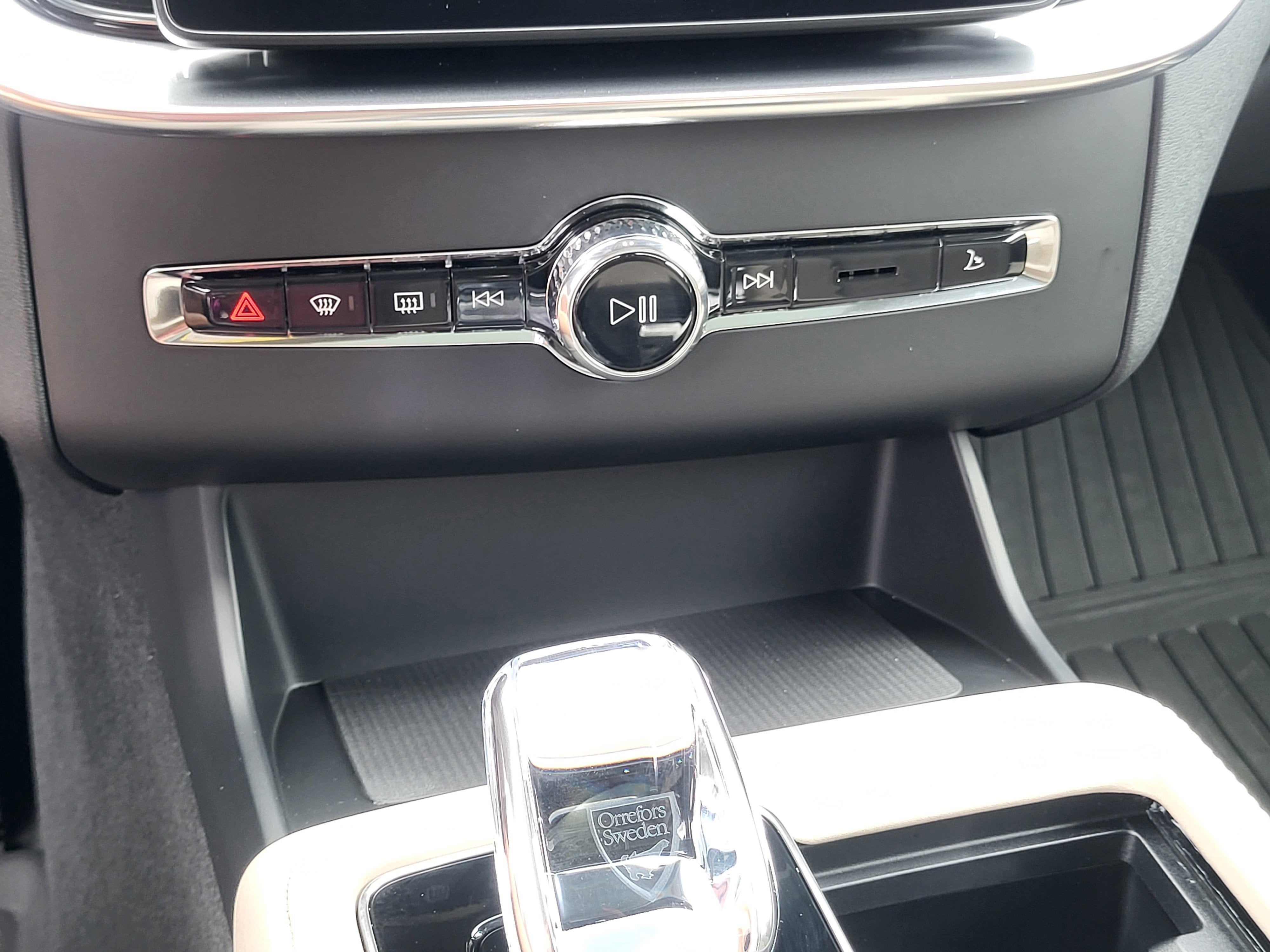 2026 Volvo XC90 B5 Plus