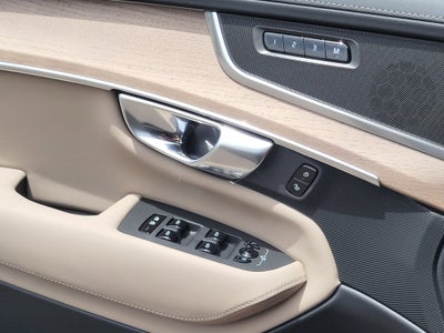 2026 Volvo XC90 B5 Plus