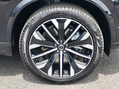 2026 Volvo XC90 B5 Plus
